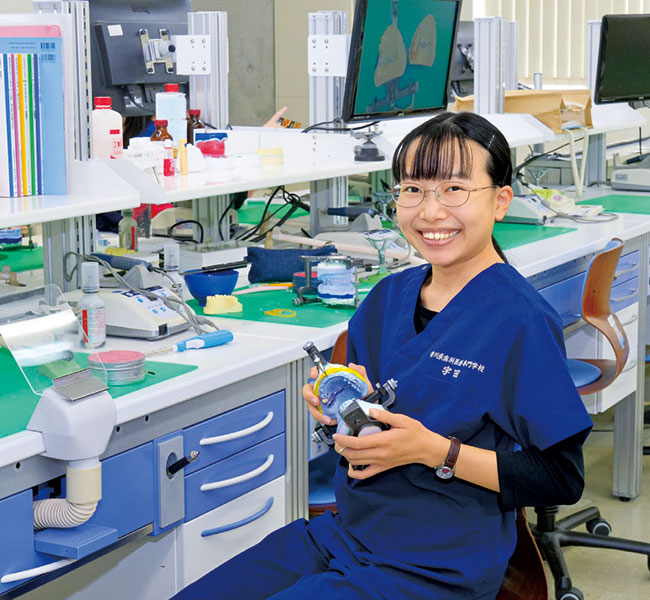 香川県立高松南高等学校出身 技工士科2年