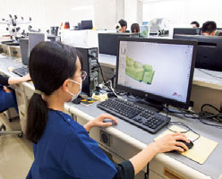 授業 4限目（歯冠修復技工学実技）