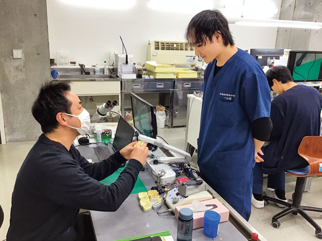授業 4限目（歯冠修復技工学実技）