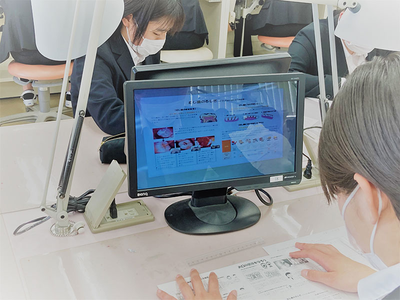 保健指導リーフレット発表(衛生士科)