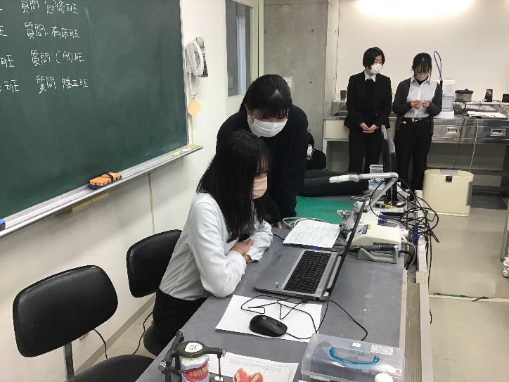 卒業製作発表会(技工士科)