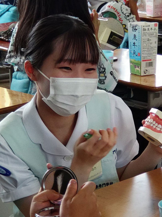 小学校歯磨き指導(衛生士科)