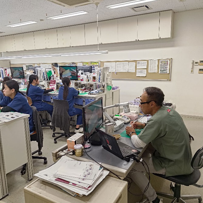 R6年度 山田和伸先生ポーセレンセミナー(技工士科2年生)