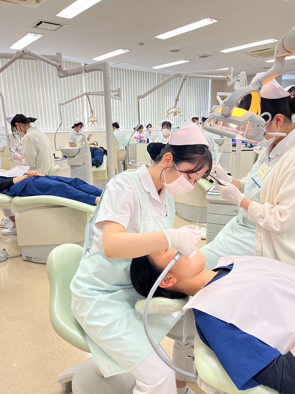 技工士科模擬患者実習(衛生士科)