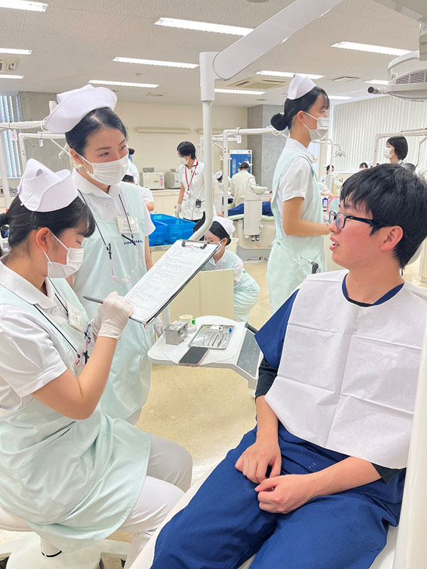 技工士科模擬患者実習(衛生士科)