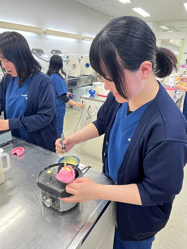 技工士科模擬患者実習(衛生士科)