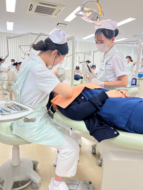 技工士科模擬患者実習(衛生士科)