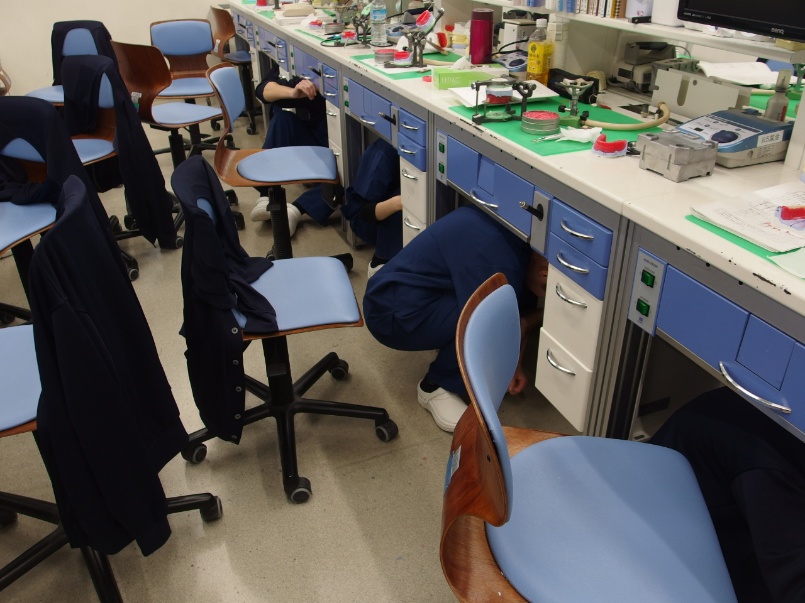 R7シェイクアウト（地震防災行動訓練）