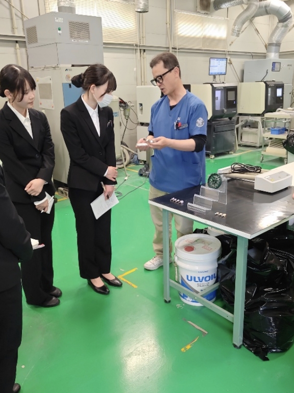 企業見学